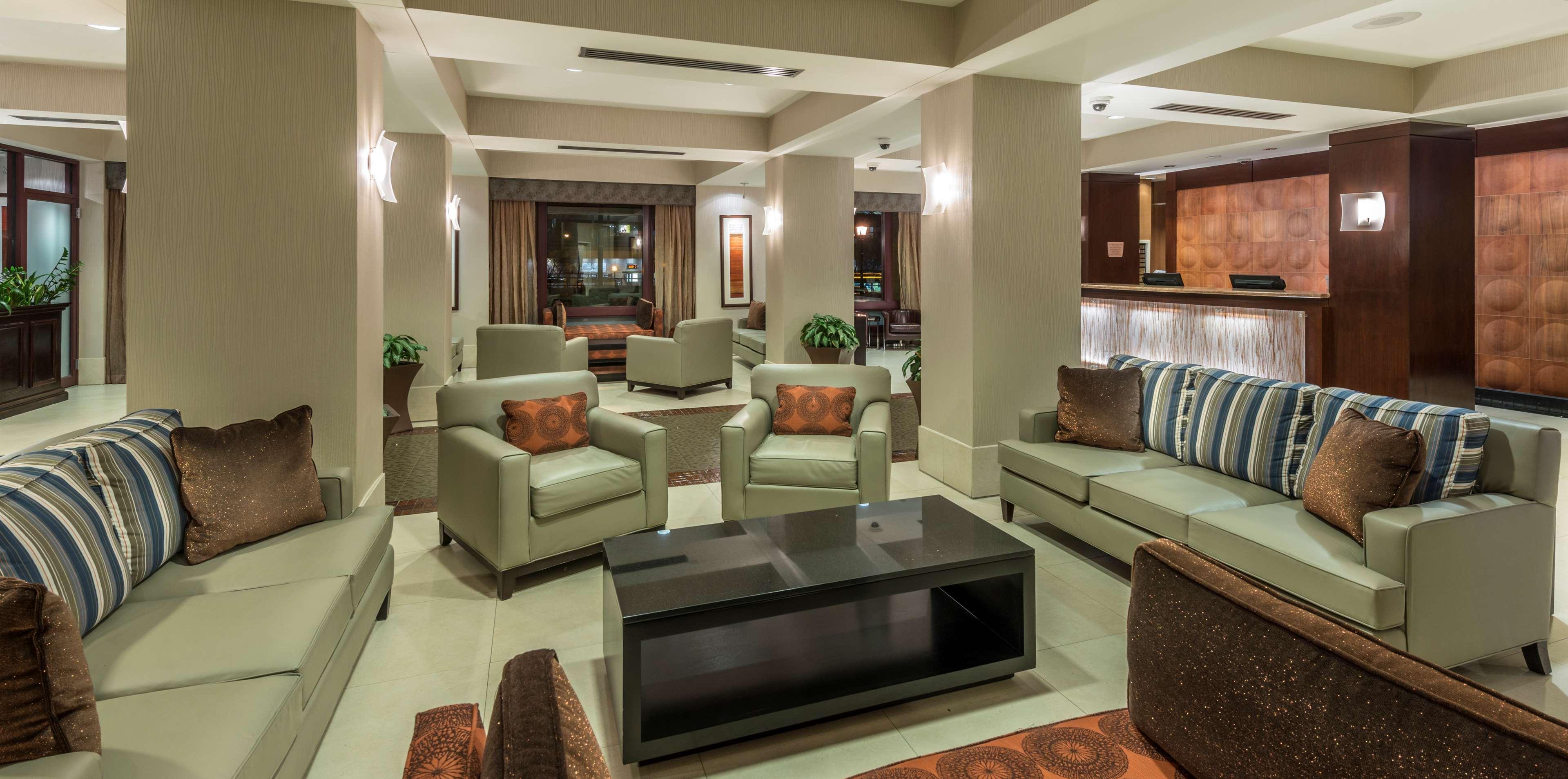 Embassy Suites By Hilton Alexandria Old Town Buitenkant foto