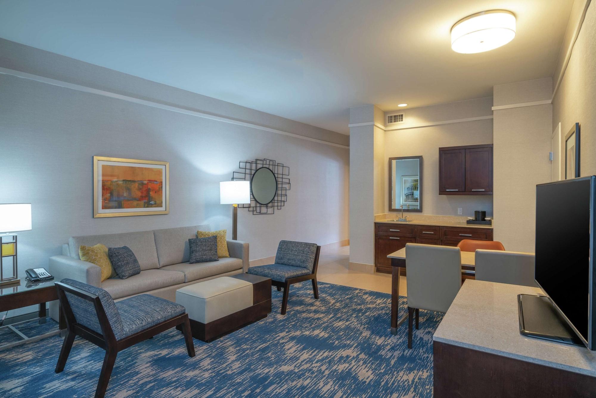 Embassy Suites By Hilton Alexandria Old Town Buitenkant foto