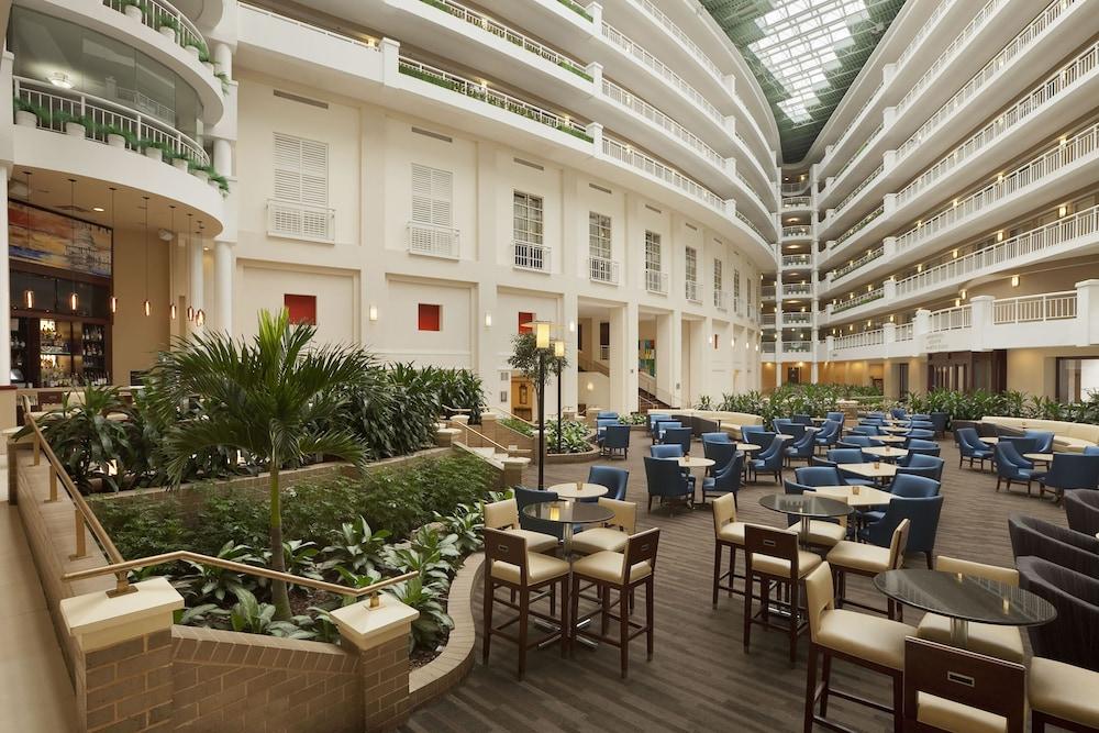 Embassy Suites By Hilton Alexandria Old Town Buitenkant foto