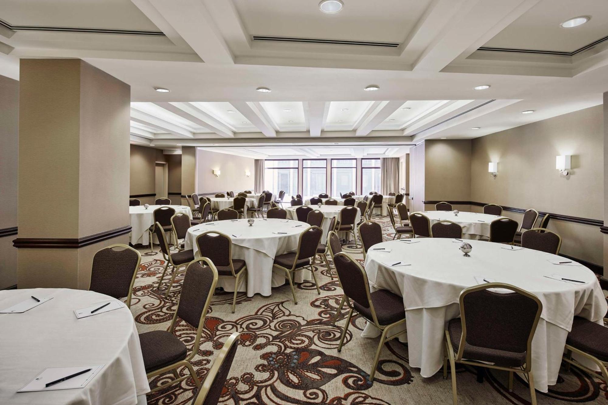 Embassy Suites By Hilton Alexandria Old Town Buitenkant foto